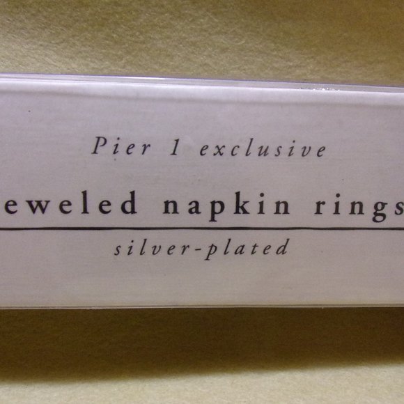 Pier 1 Exclusive Set of 4 Jeweled Napkin Rings SIlver Plated -Dinner Party Decor - Picture 3 of 6
